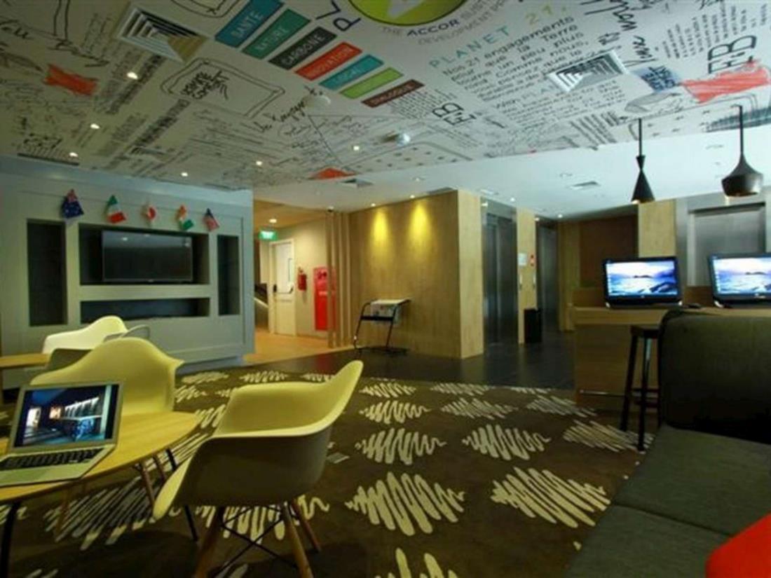 Ibis Gading Serpong Buitenkant foto