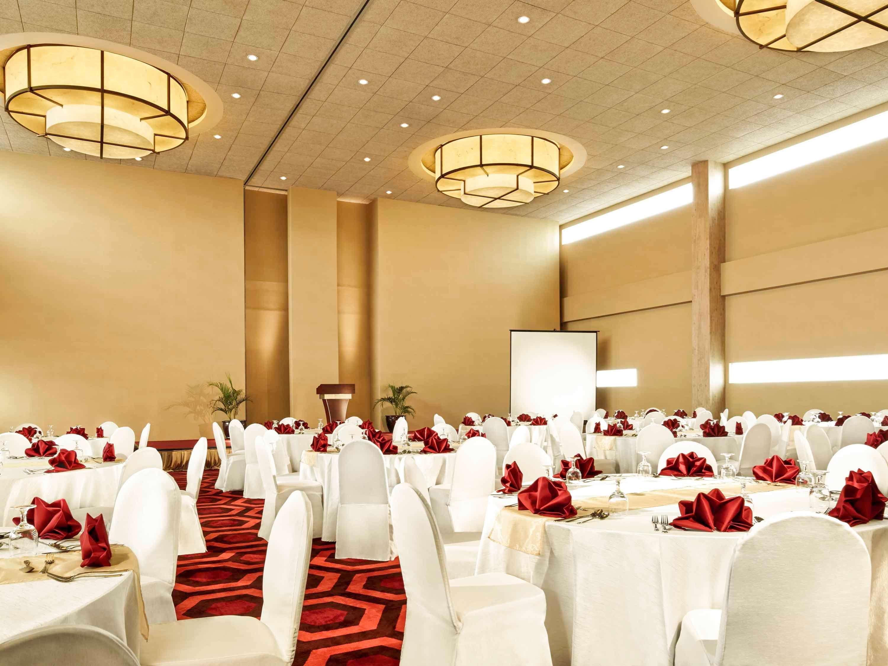 Ibis Gading Serpong Buitenkant foto