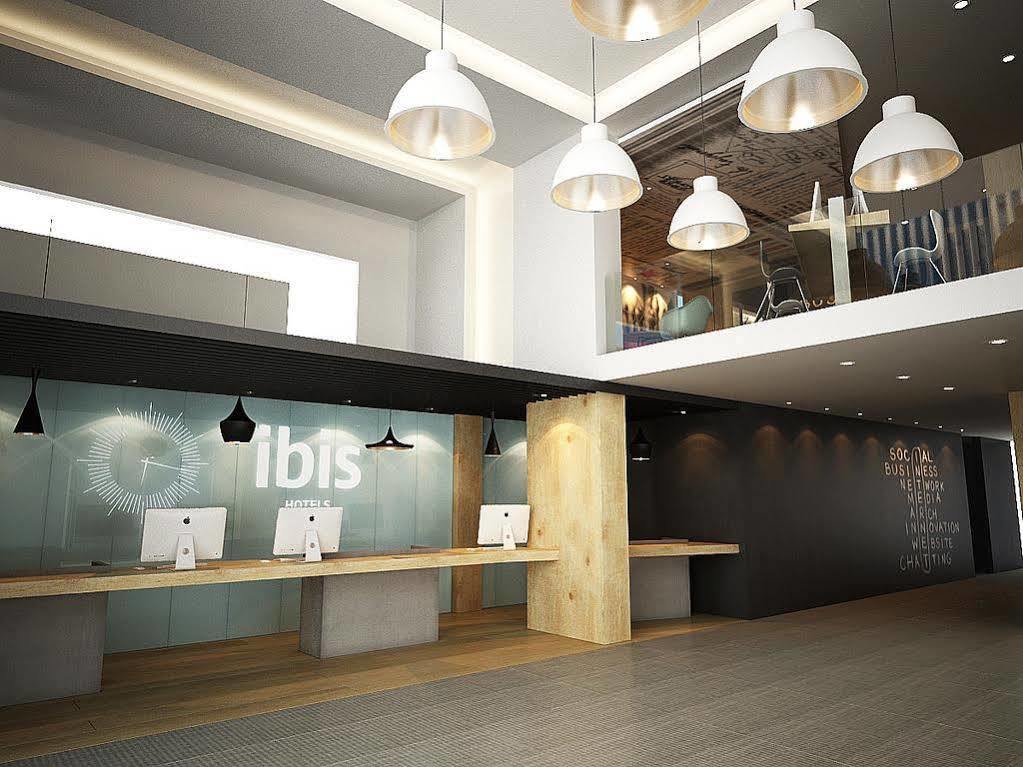Ibis Gading Serpong Buitenkant foto