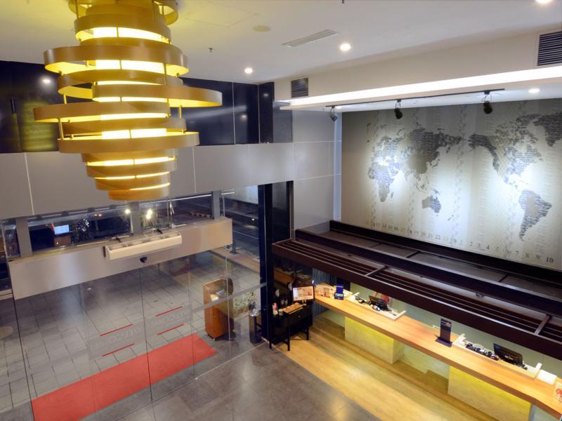 Ibis Gading Serpong Buitenkant foto